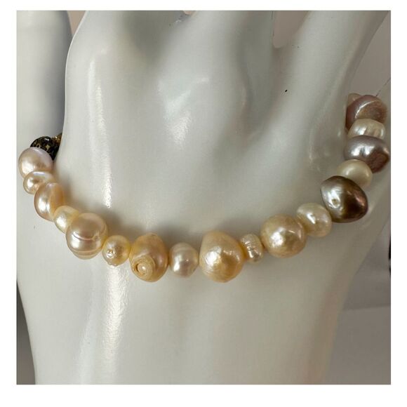 Pearl beaded  stretchy bracelet - Picture 3 of 10